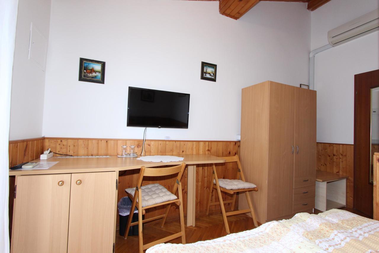 Guest House Aurora Rovinj Eksteriør billede